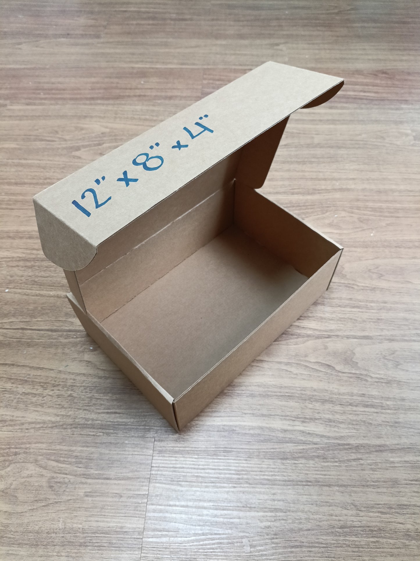 EKMB03 Caja Dura