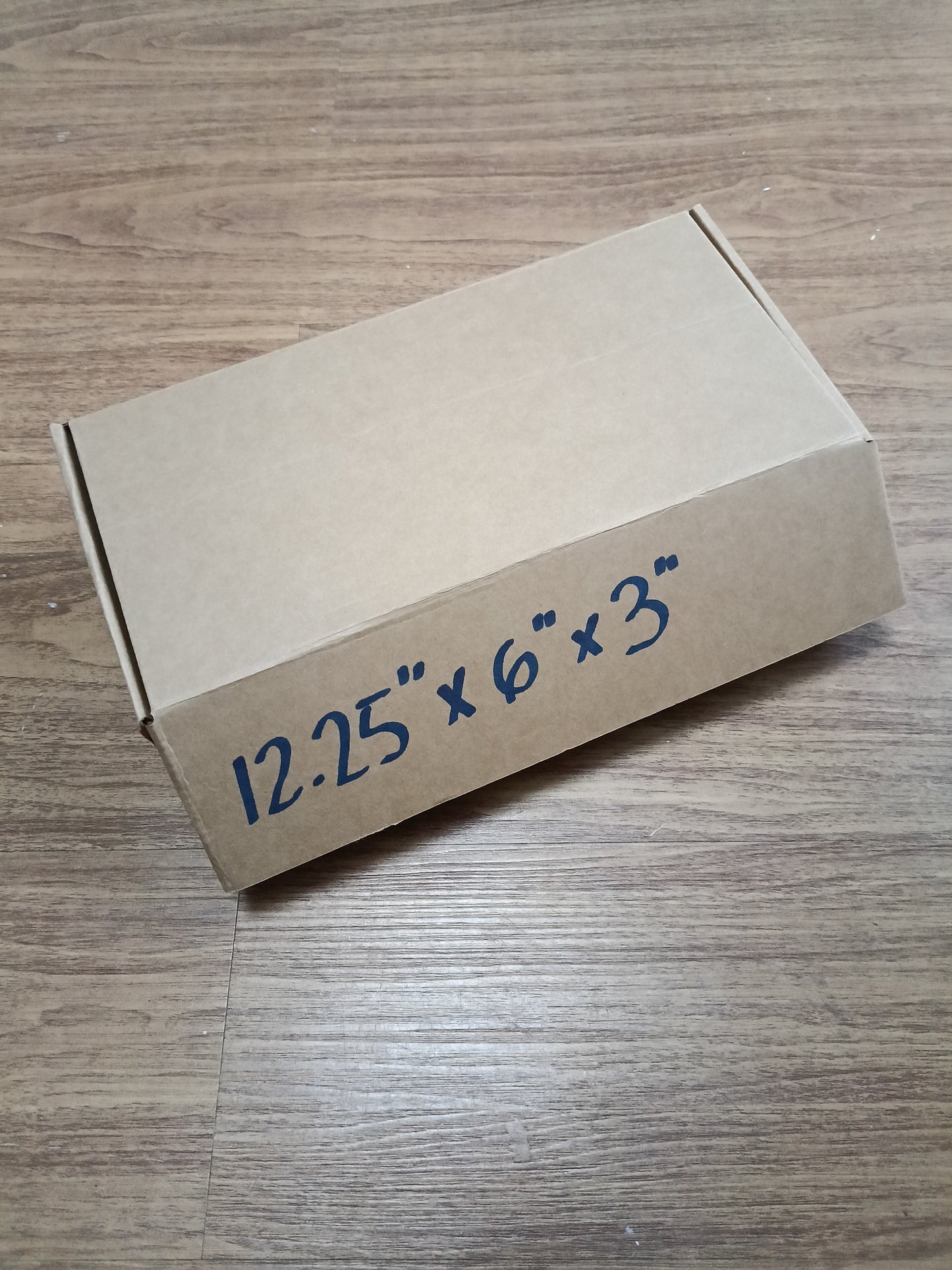 EKMB04 Caja Dura