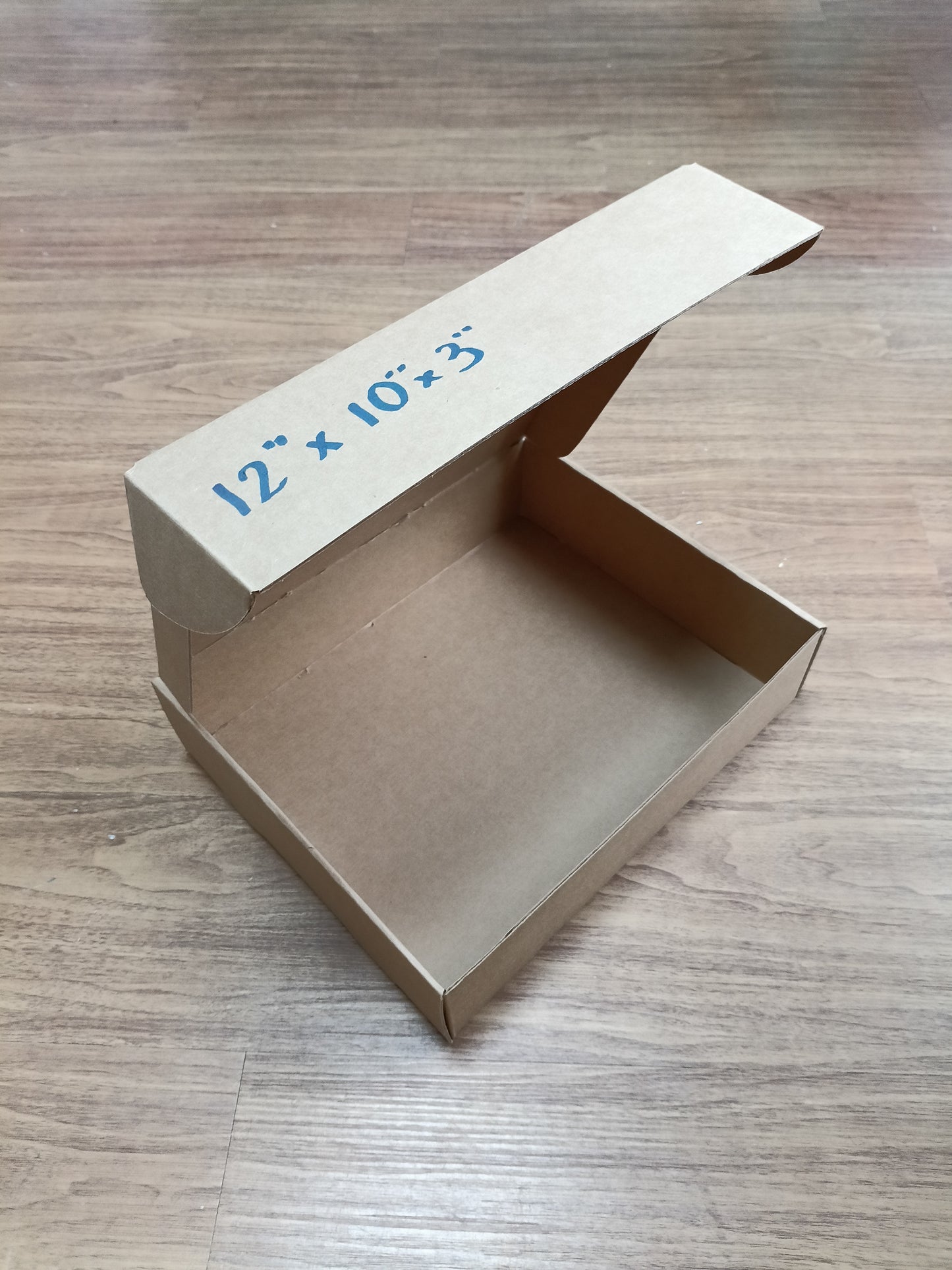 EKMB02 Caja Dura