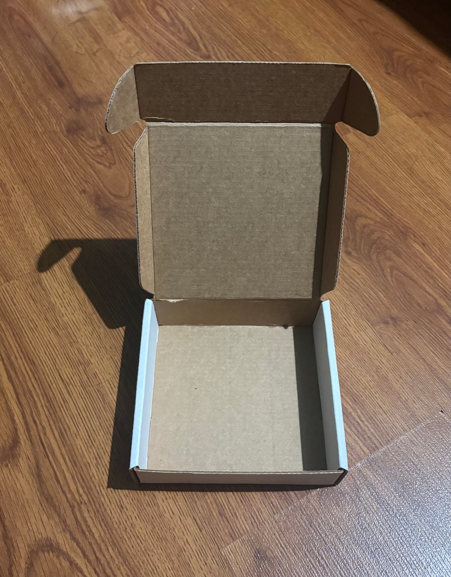 EKMB05 Caja para Envío Pequeña