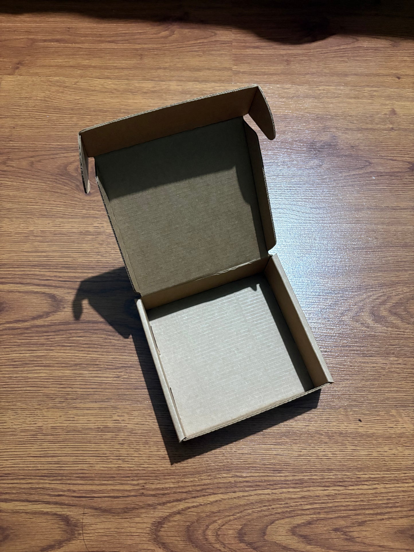 EKMB05 Caja para Envío Pequeña